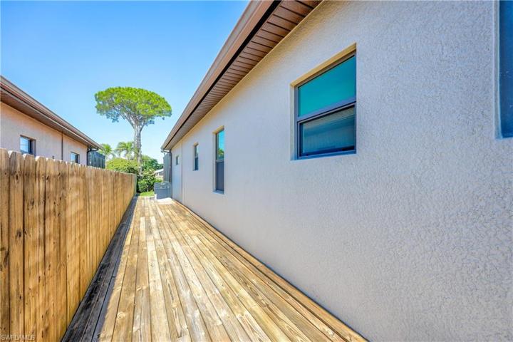 745  109th N AVE, Naples, FL 34108