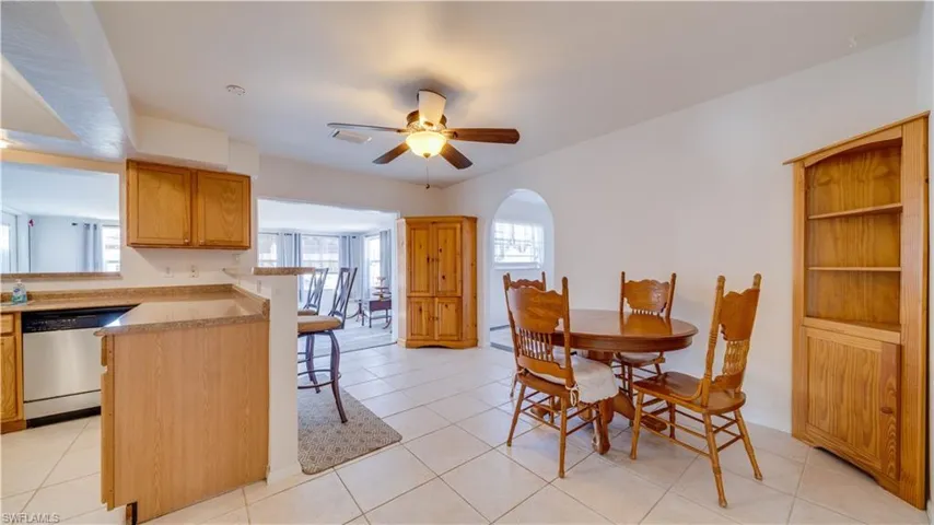 Kitchen, Dinette area