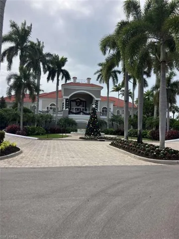 4695 Winged Foot Ct 102, Naples, Florida 34112
