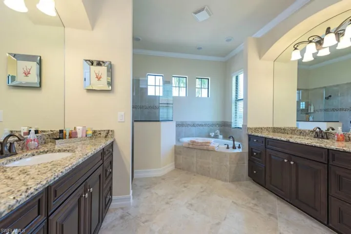 9560 Firenze Cir, Naples, Florida 34113