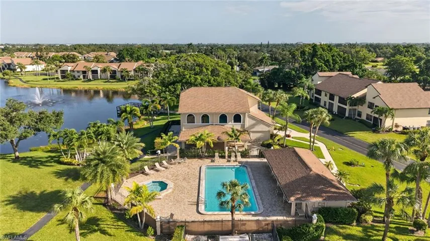 8430 Charter Club Cir 15, Fort Myers, Florida 33919