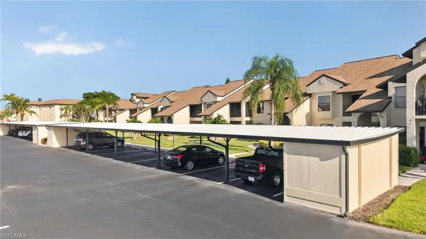 8430 Charter Club Cir 15, Fort Myers, Florida 33919