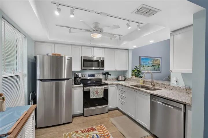 8430 Charter Club Cir 15, Fort Myers, Florida 33919