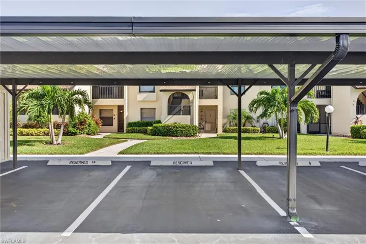 8430 Charter Club Cir 15, Fort Myers, Florida 33919