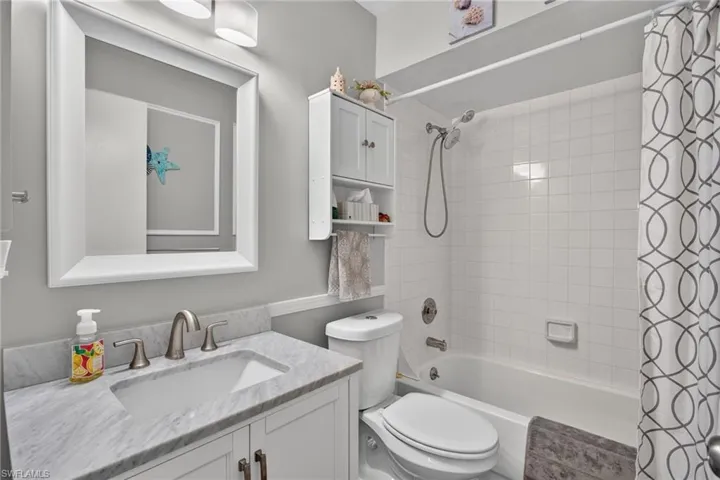 8430 Charter Club Cir 15, Fort Myers, Florida 33919