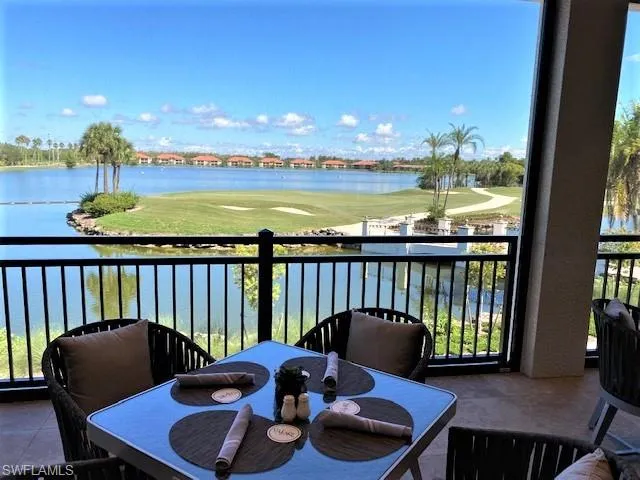 Clubhouse Covered Dining