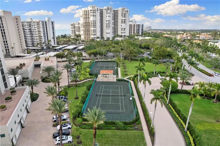 Le Ciel Park Tower tennis courts