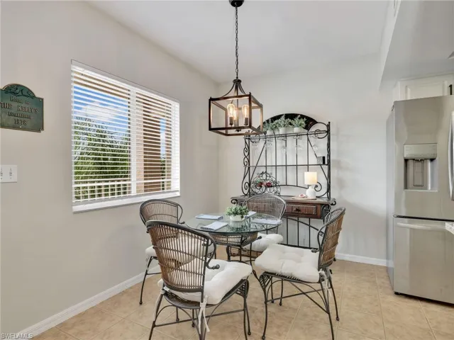 Eat-In Kitchen Dining Area