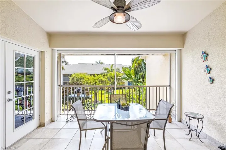 Sunroom with ceiling fan