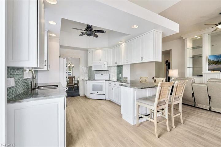 Kitchen with breakfast seating area