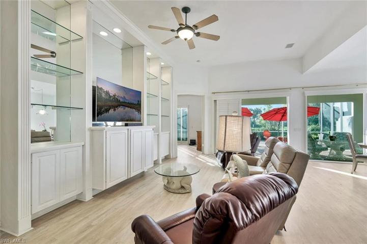 Family Room Area with 12 Foot ceilings