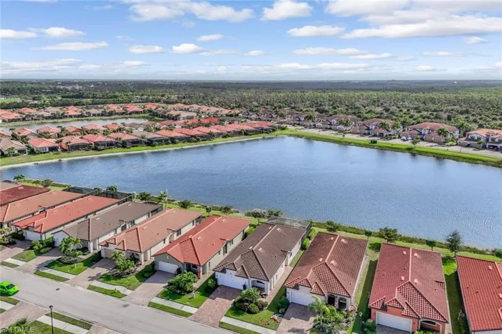 1603  Santiago  CIR, Naples, FL 34113