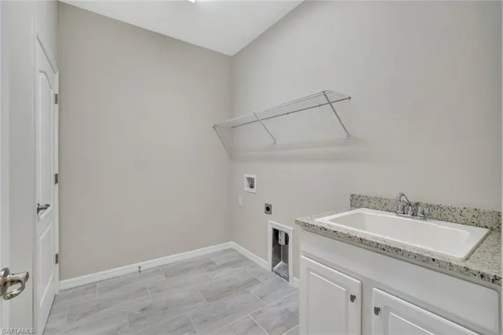 Washer and Dryer hookups