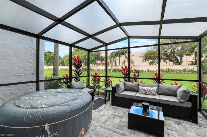 Back lanai with hot tub