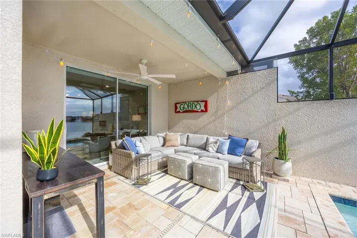 14610  Edgewater  CIR, Naples, FL 34114