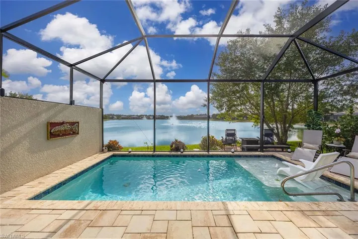 14610  Edgewater  CIR, Naples, FL 34114