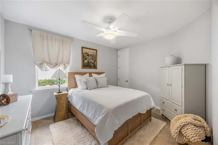 14610  Edgewater  CIR, Naples, FL 34114