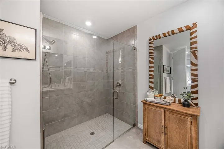 14610  Edgewater  CIR, Naples, FL 34114
