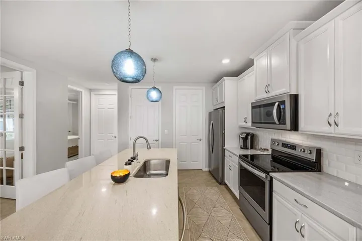 14610  Edgewater  CIR, Naples, FL 34114