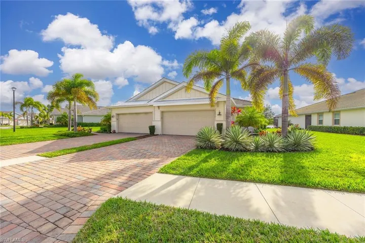 14610  Edgewater  CIR, Naples, FL 34114