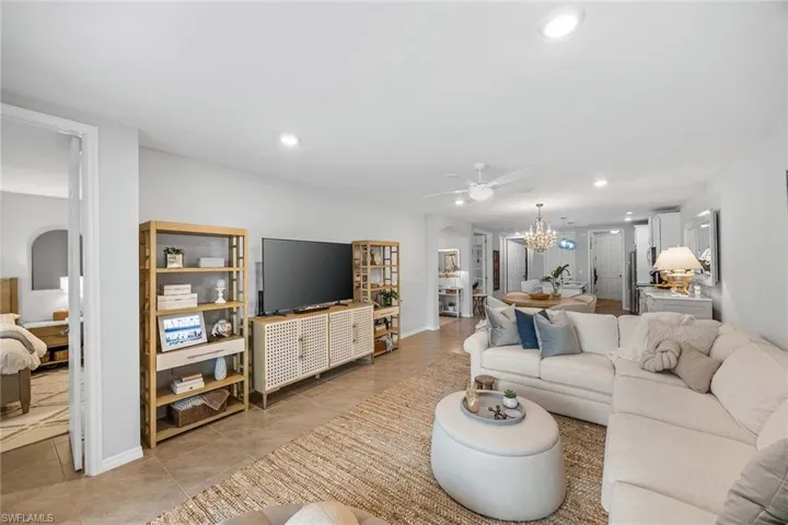 14610  Edgewater  CIR, Naples, FL 34114