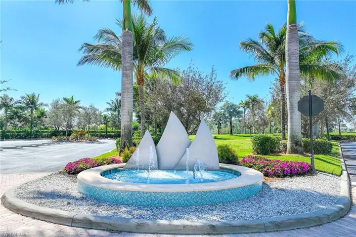 14610  Edgewater  CIR, Naples, FL 34114
