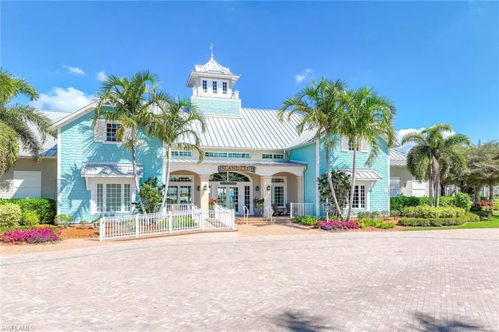 14610  Edgewater  CIR, Naples, FL 34114