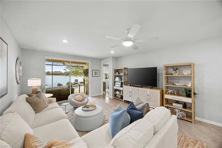 14610  Edgewater  CIR, Naples, FL 34114