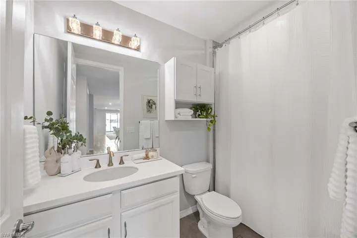 14610  Edgewater  CIR, Naples, FL 34114