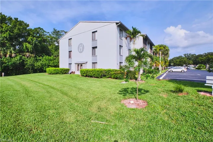 9650 Green Cypress Ln 22, Fort Myers, Florida 33905