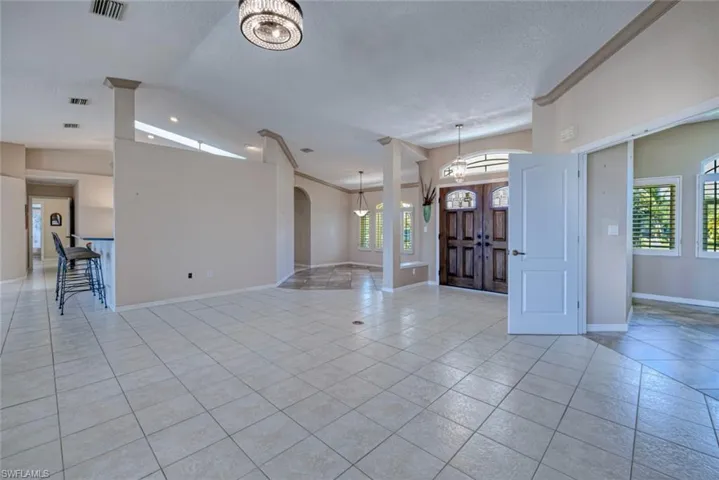 Unique Floor Plan with Vaulted Ceilings