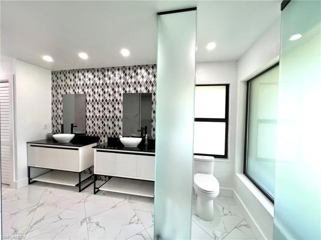 Primary suite bath