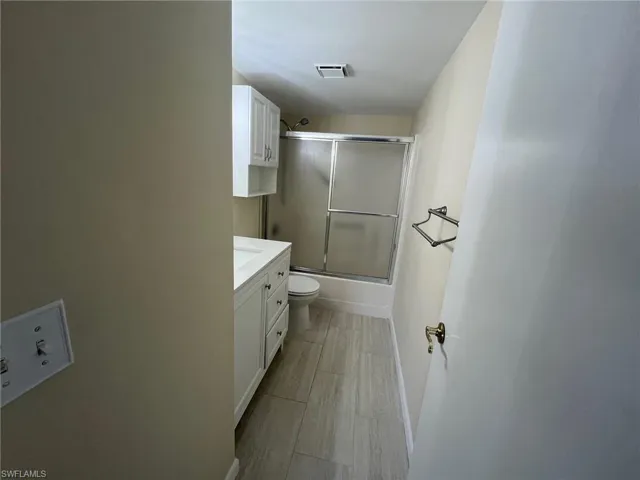Ensuite Primary Bathroom