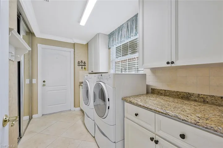 5386 Guadeloupe Way, Naples, Florida 34119