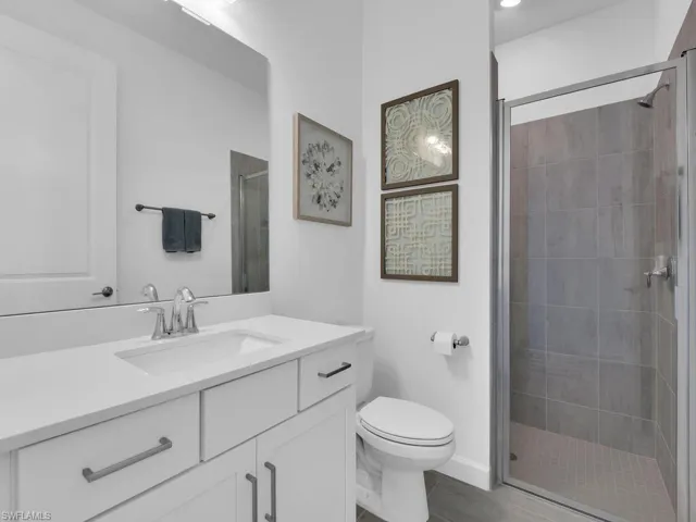 Guest/Pool Bath