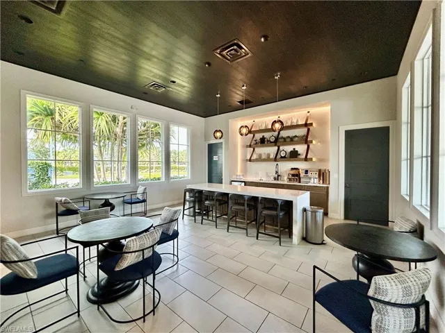 9083 Saint Lucia Dr, Naples, Florida 34114