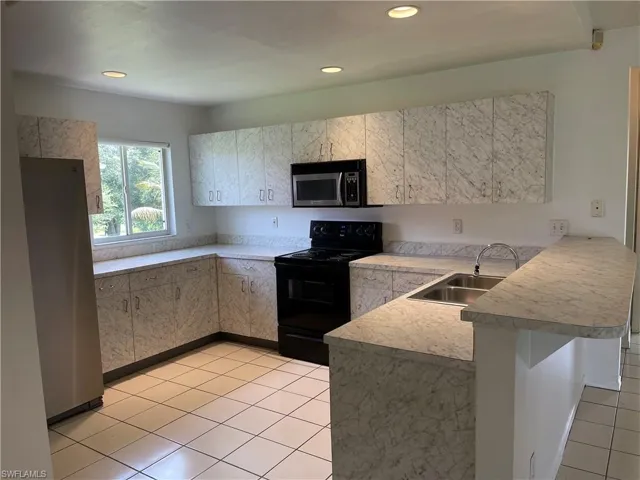 715 Fargo Dr, Fort Myers Fl 33913