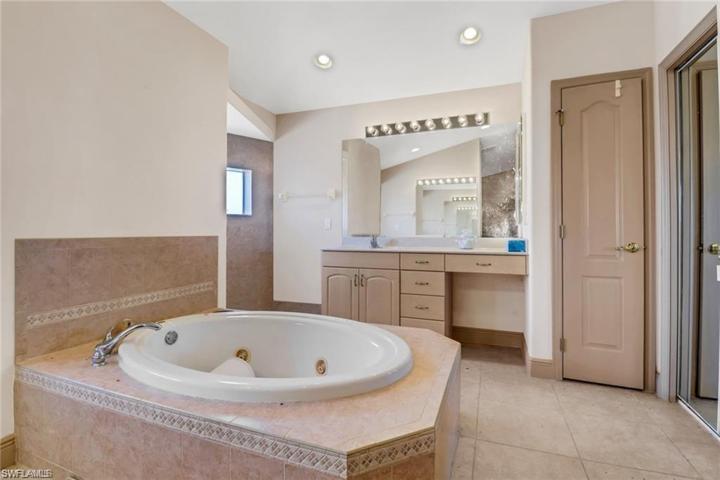624 NE 2nd PL, CAPE CORAL FL 33909