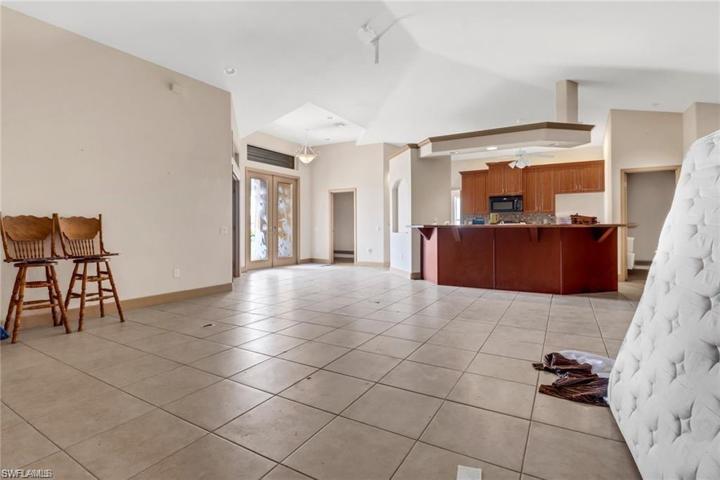 624 NE 2nd PL, CAPE CORAL FL 33909
