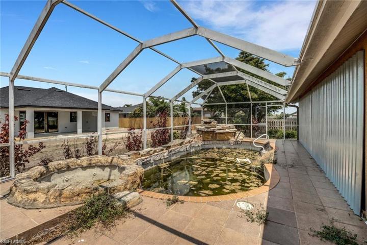 624 NE 2nd PL, CAPE CORAL FL 33909