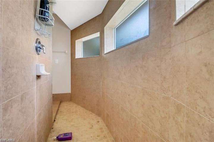 624 NE 2nd PL, CAPE CORAL FL 33909