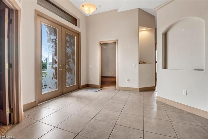 624 NE 2nd PL, CAPE CORAL FL 33909