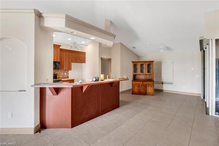 624 NE 2nd PL, CAPE CORAL FL 33909