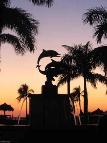 Resident's Beach  Fountain at sunset