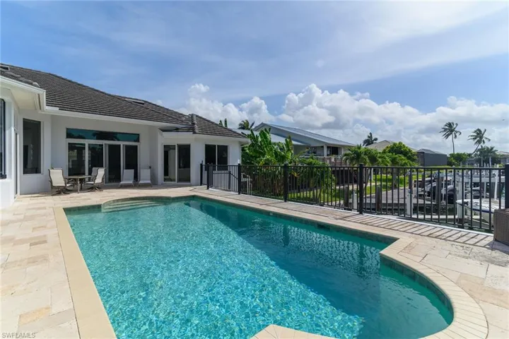 Pool & Lanai