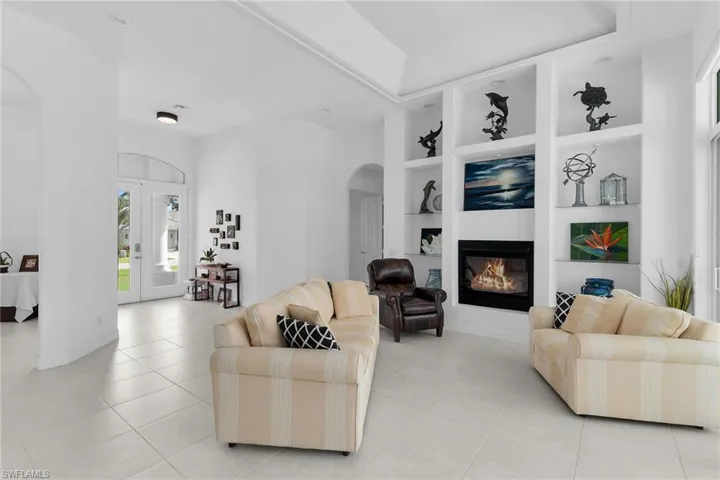 405 Driftwood Ct, Marco Island, Florida 34145