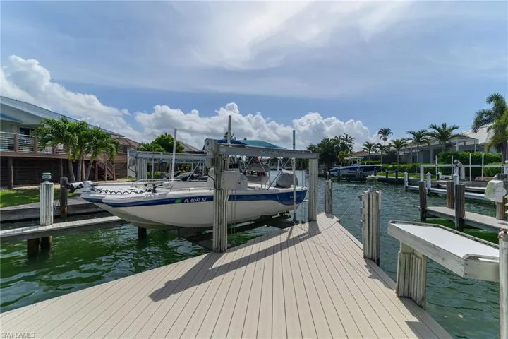 Dock & Lift