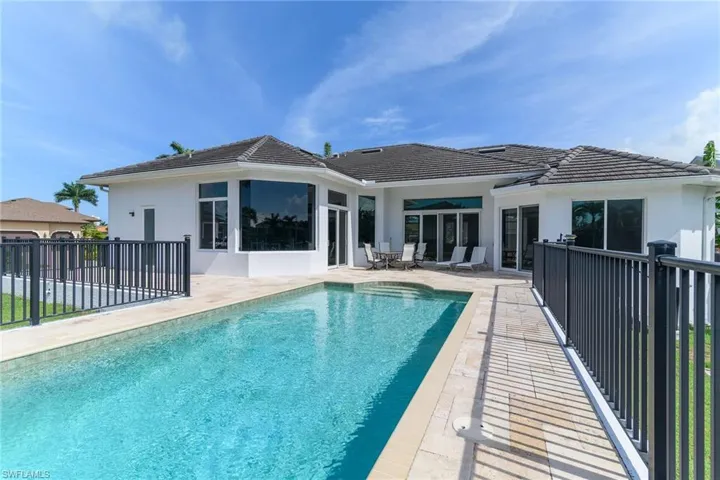 Pool & Lanai