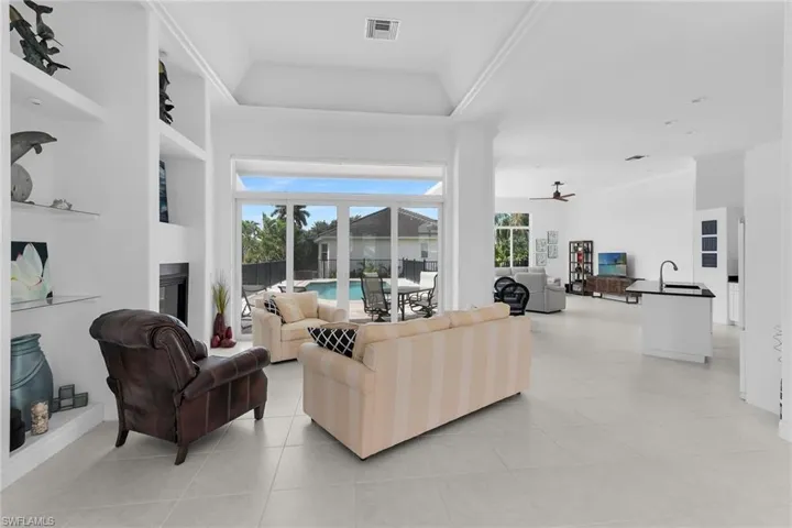 405 Driftwood Ct, Marco Island, Florida 34145