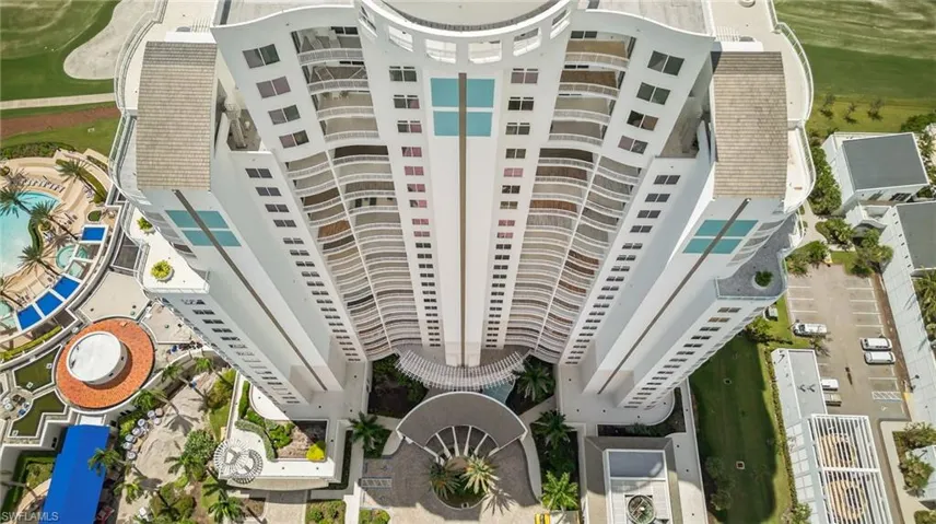 View of apartment building / complex